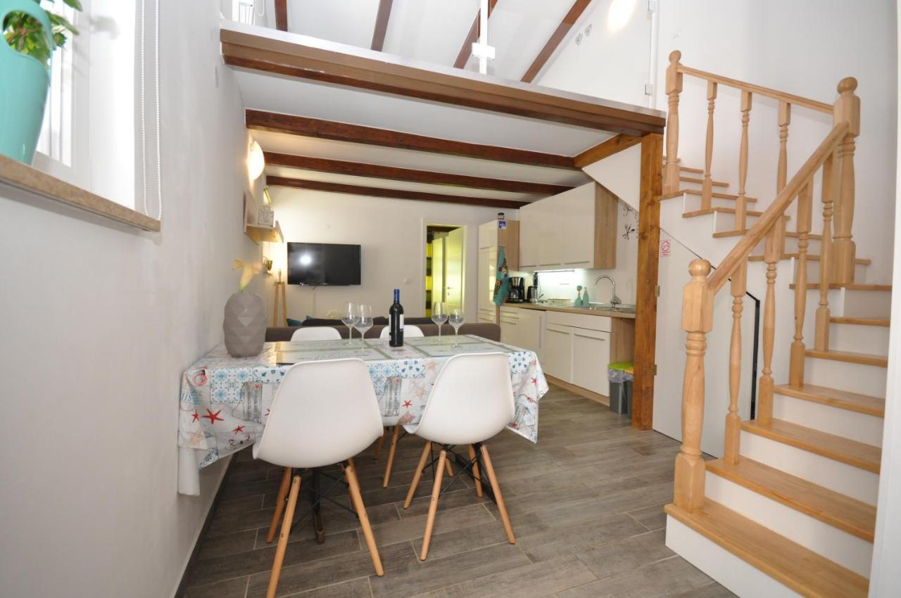 New Lux Apartman Kala โปเรช ภายนอก รูปภาพ