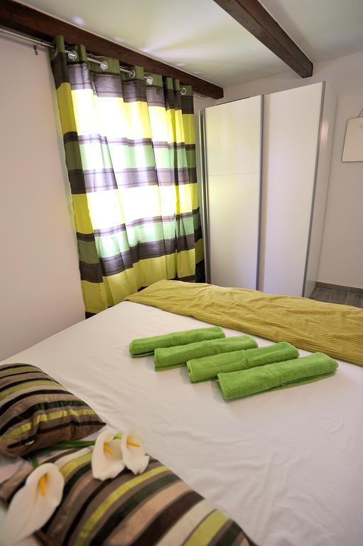 New Lux Apartman Kala โปเรช ภายนอก รูปภาพ