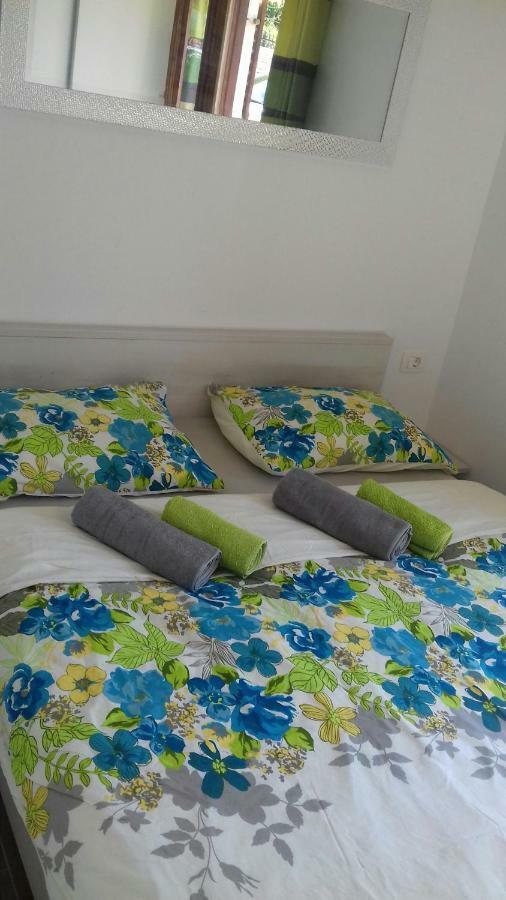 New Lux Apartman Kala โปเรช ภายนอก รูปภาพ